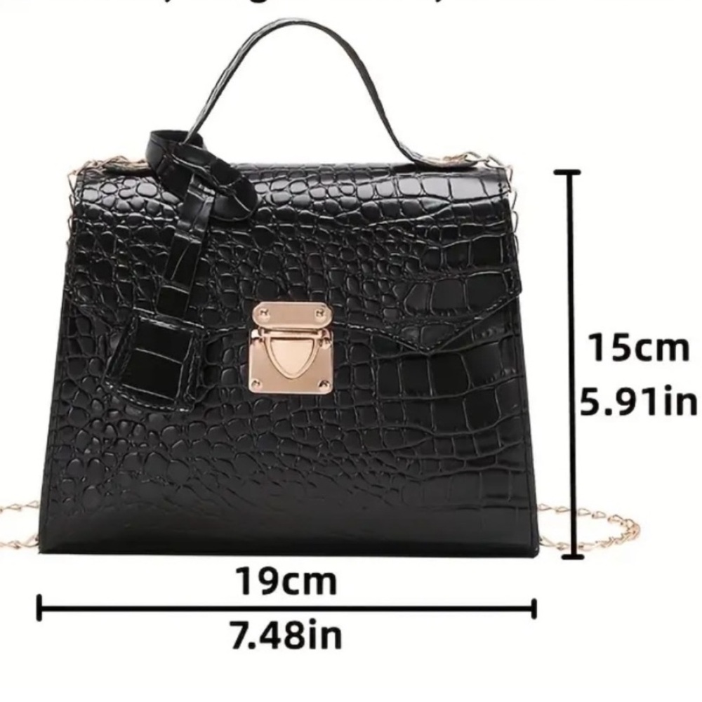 Black Crocodile Pattern Women's Bag with 7 piece beauty bundle - Picture 4 of 8